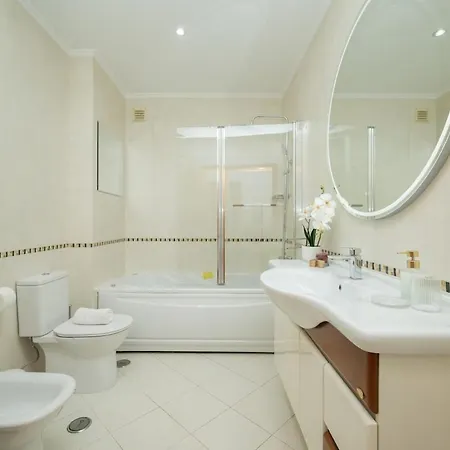 아파트 Premium By Hosty